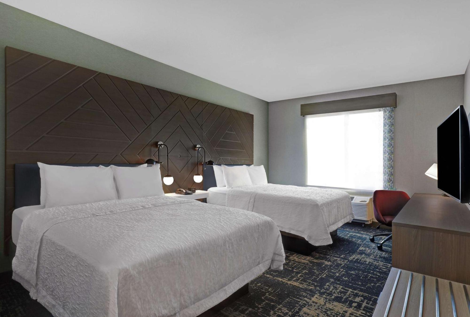 Hampton Patterson, Ca Hotel